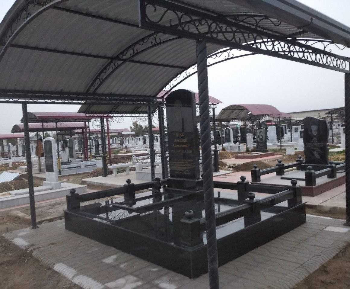 Памятники на корейском кладбище Возрождение, оптовые цены