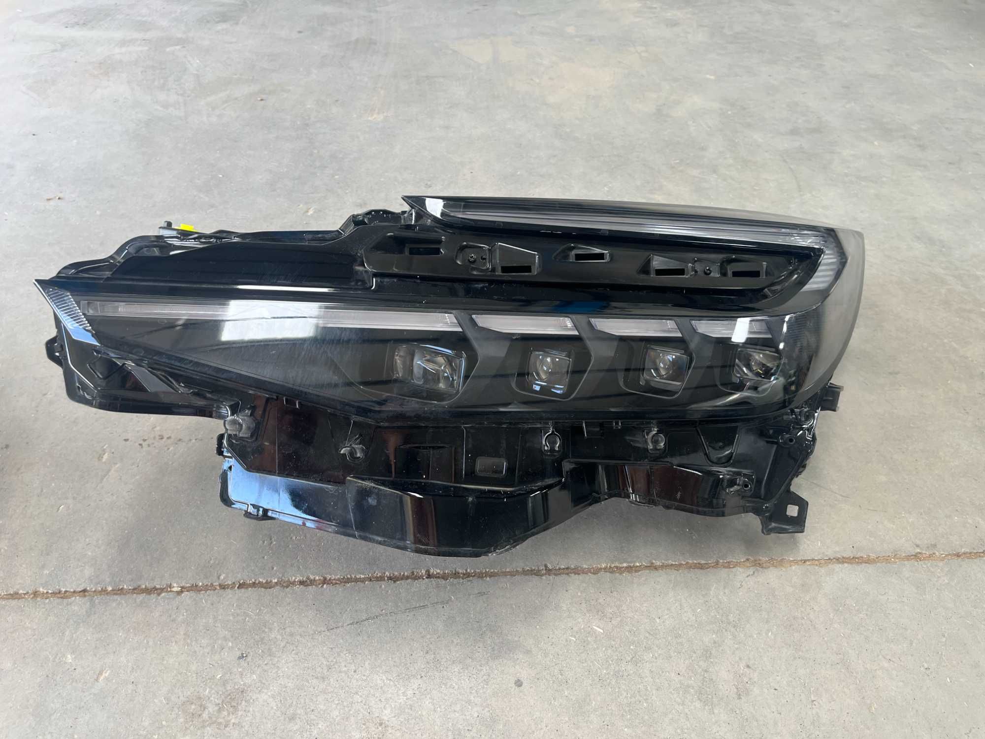 Фарове Ляв и Десен LED TOYOTA C-HR 2023-2025