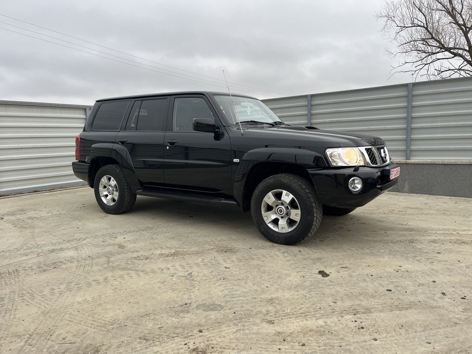 Nissan patrol y61 autoutilitara N1 4locuri