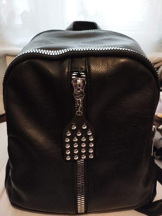 Черна Кожена раница