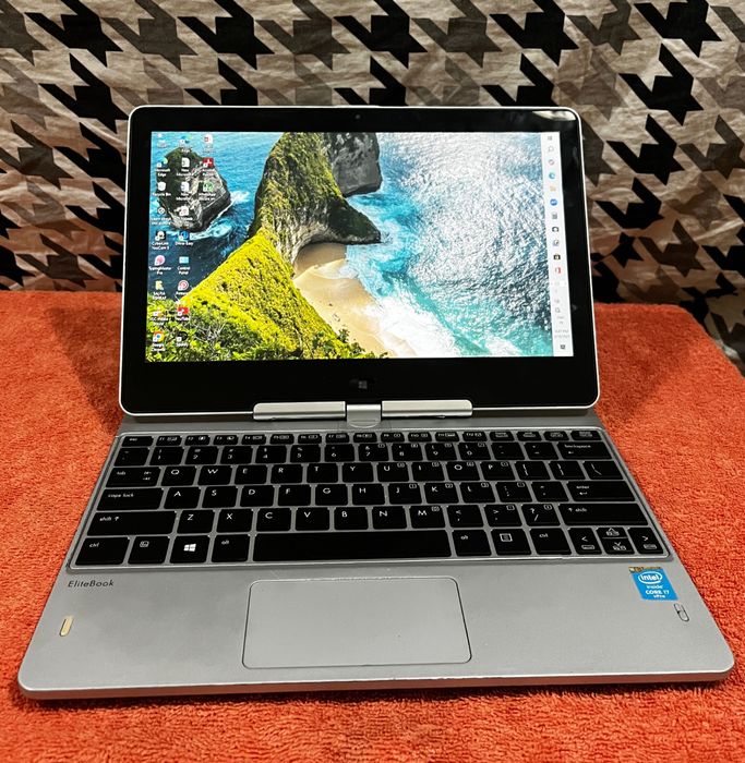 Hp laptop.  Good condition with charger and bag and the space is 512gb