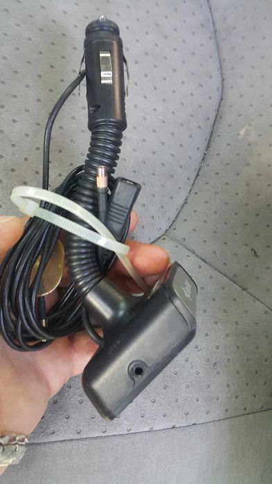 Преносим Easy DAB FM радиоприемник - трансмитер