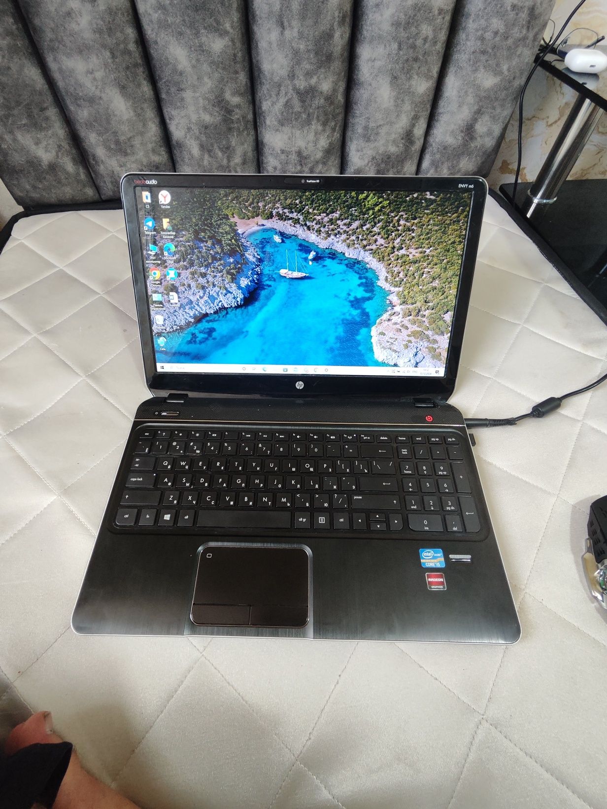 Ноутбук HP ENVY m6