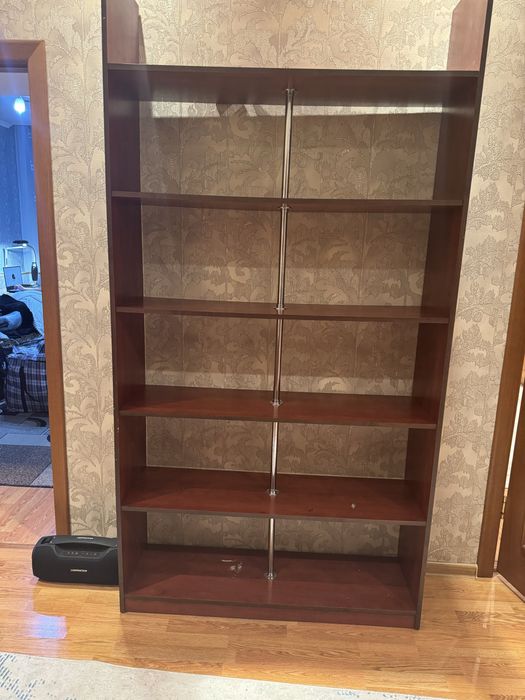 Книжный шкаф  срочно!