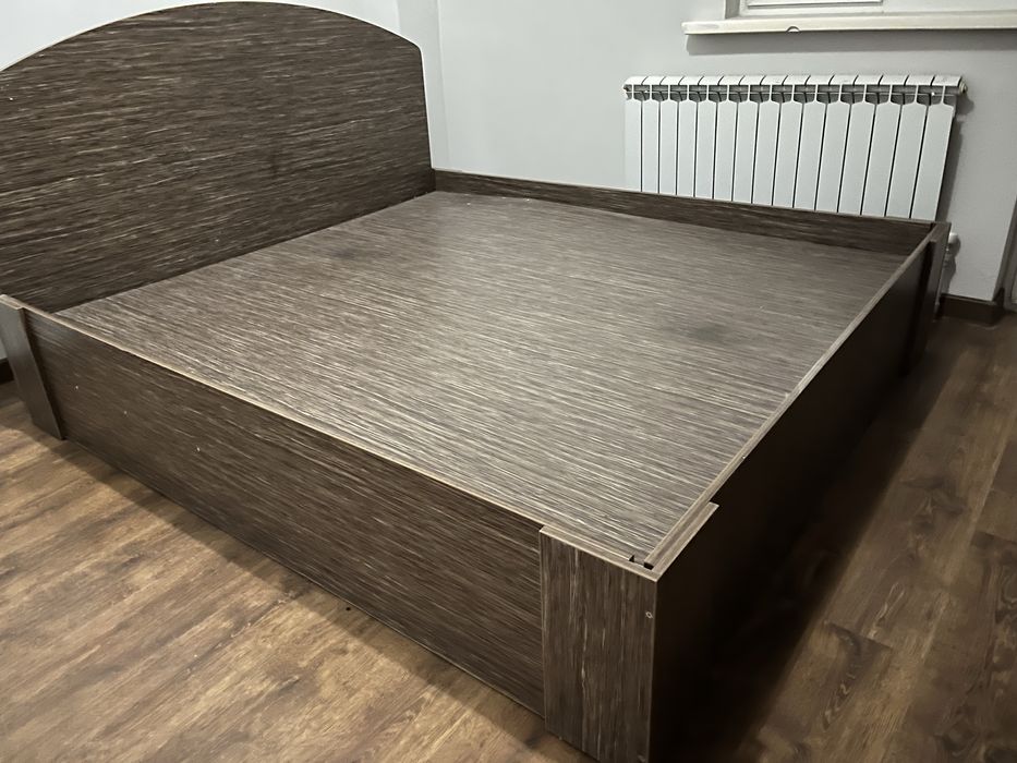 Продам кровать длинна 210 ширина 190