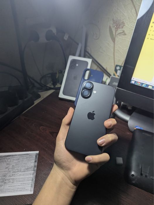 iPhone 16 на гарантии