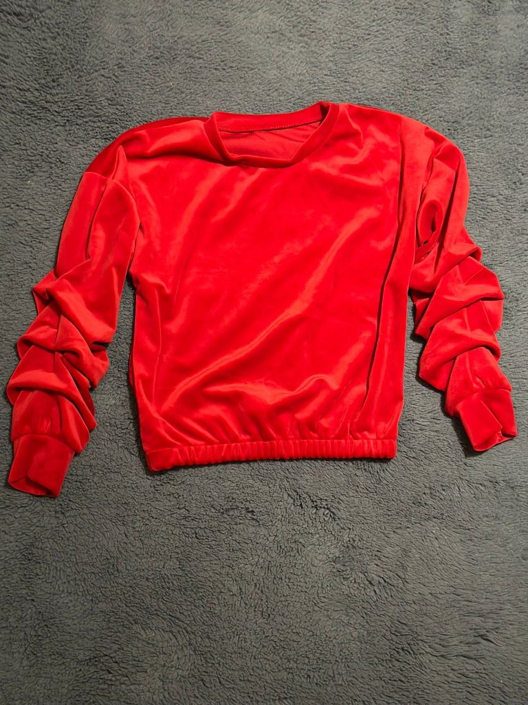 Vând bluza roșie noua 10-13 ani