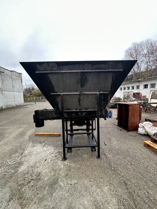 Машина за пълнене на чували/пакетиране на зърно,пясък, въглища и др