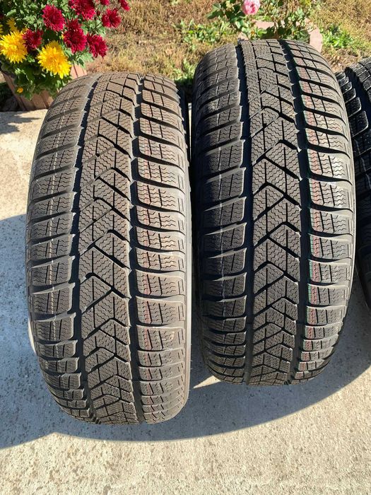 Vând anvelope noi Pirelli