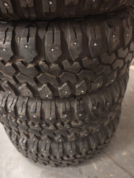 Продам комплект зимней резины 5 колёс