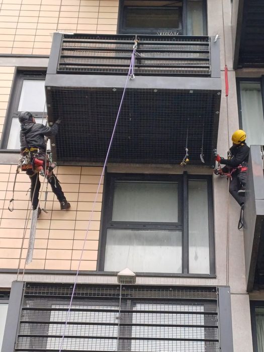 Lucrări la înălțime, alpinism utilitar, rope access Dan’Sky