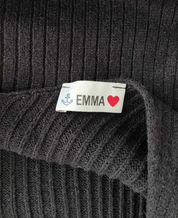 Седем зимни рокли и три други