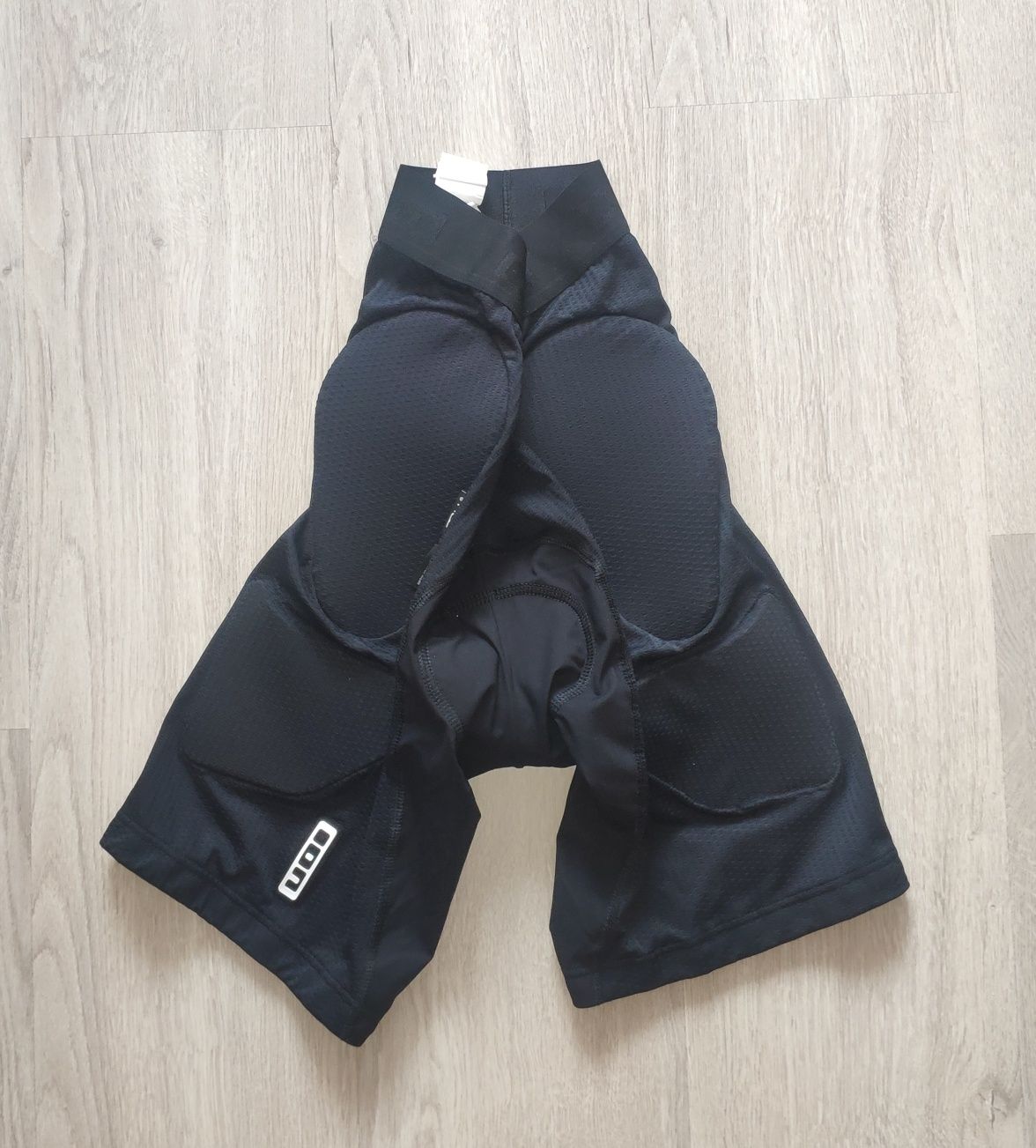 ION™MTB Protection Short Scrub Amp M's, мъжки къси панталони,велосипед