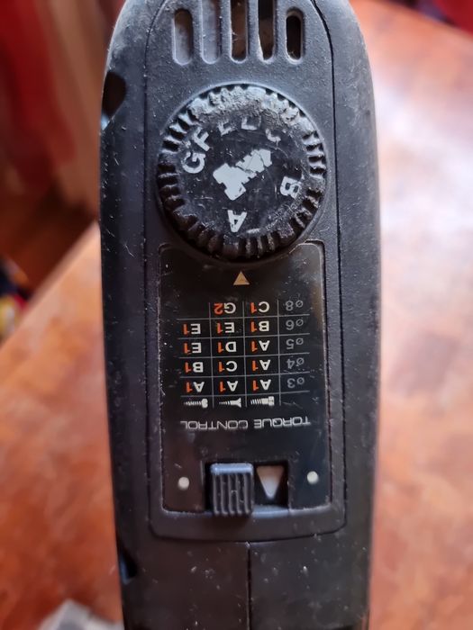 Masina de gaurit/bormasina black decker+mandrina