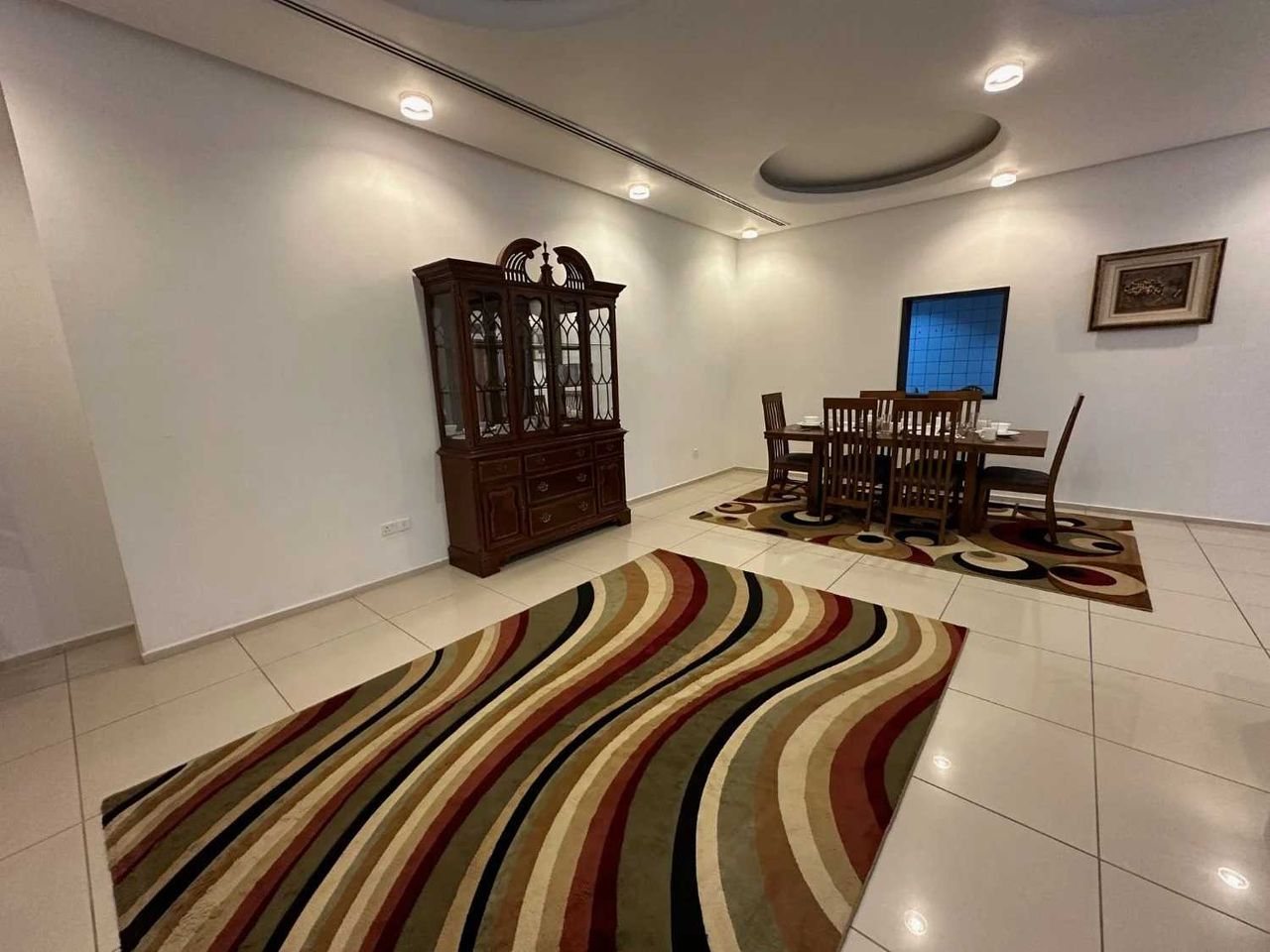 Дава се под наем Двустаен апартамент в София, Център - 56 кв.м за 392.7 € - Снимка #1