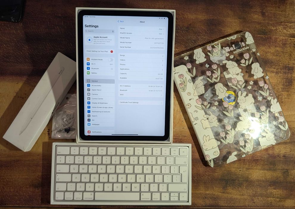 iPad Air 4 (2020) + Apple Pencil 2 + Magic Keyboard Gen 2 + husă stand