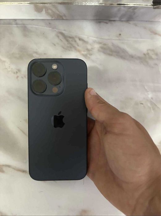 Продавам iphone 15 pro