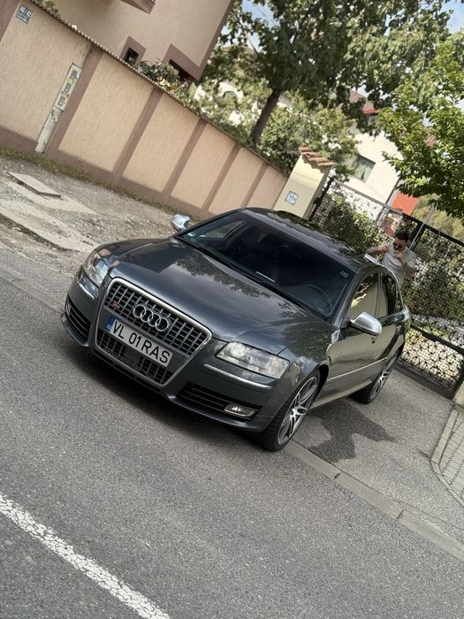 Audi S8 D3 5.2 V10