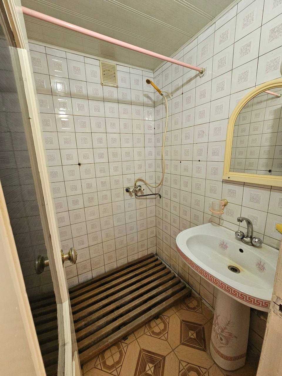 Продаётся 2х комн квартира на 1 этаже Ор-р Овир
