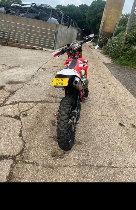 beta rr 300 și husqvarna te 450