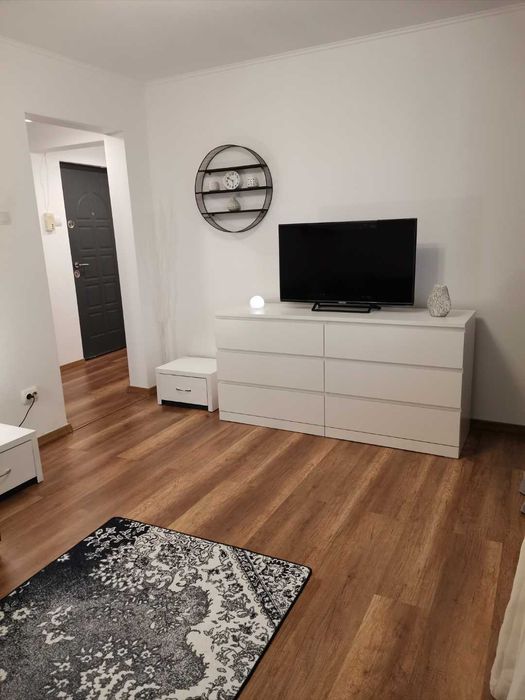 Închiriez garsonieră în zona Parcul Circului - 390 euro