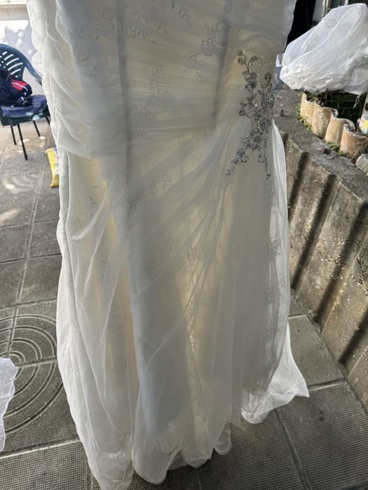 Булчинска рокля тип русалка