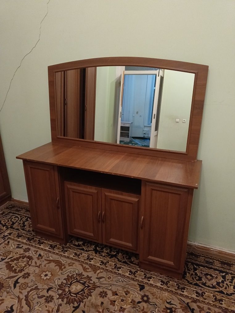 Трюмо бу практичная