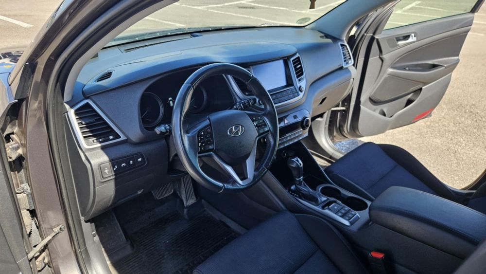 De vânzare Hyundai Tucson 1.7 Diesel automat culoare "Moon Rock"