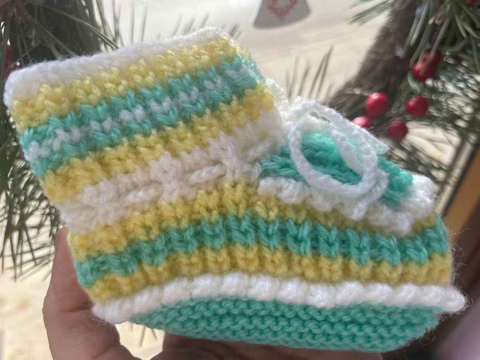 Плетени чорапки , жилетка и елек