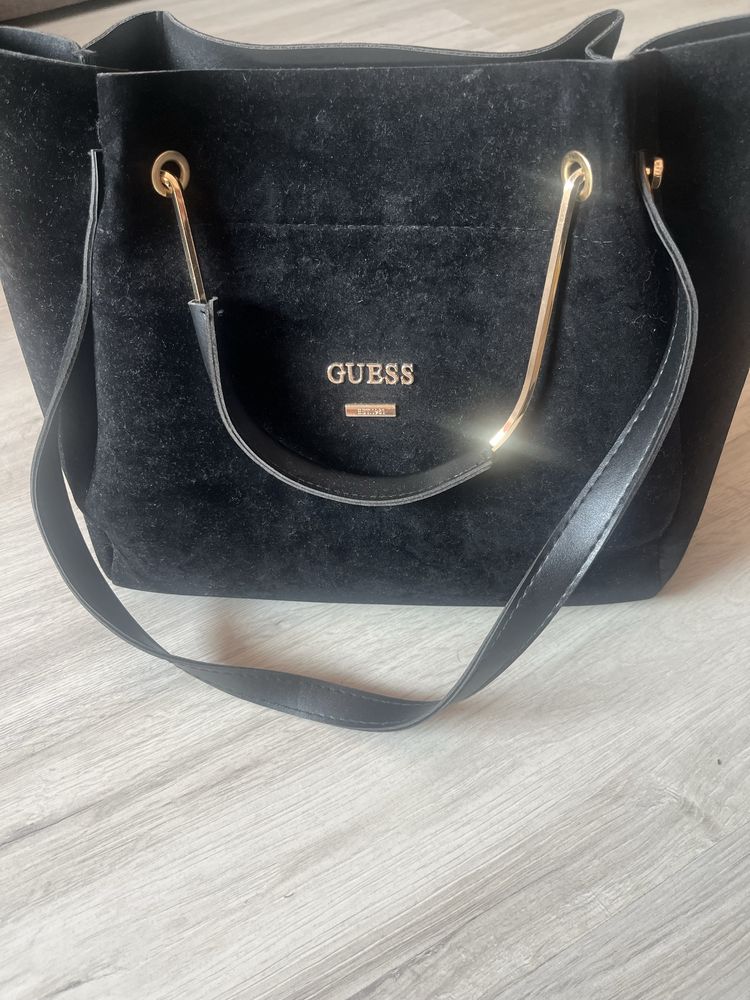 Продавам чанта Guess