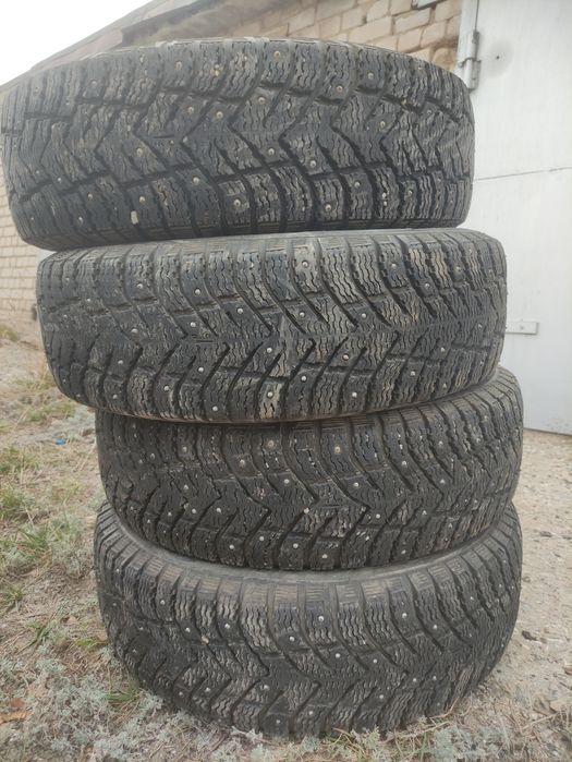 Продам резину зимнию R14 185/65 с шипами камерку надо ставить