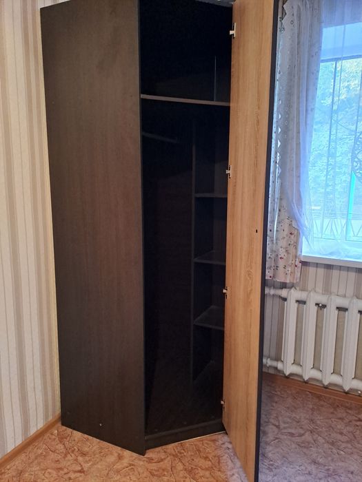 Продам шкаф угловой