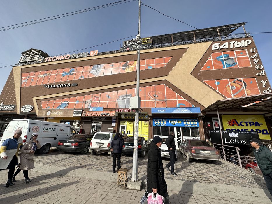 Аренда долгосрочная под бутик под офис под салон красоты