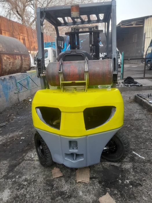 Komatsu Вилочный погрузчик