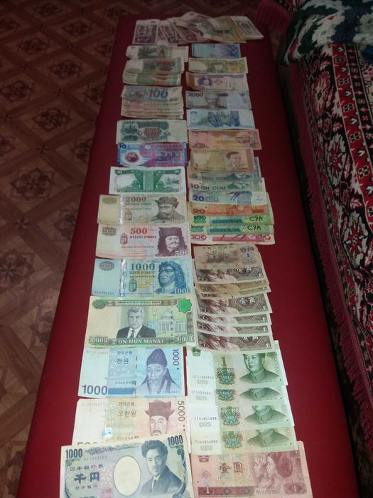 Бумажные купюры и монеты СССР, России, Ближнего и Дальнего Зарубежья.