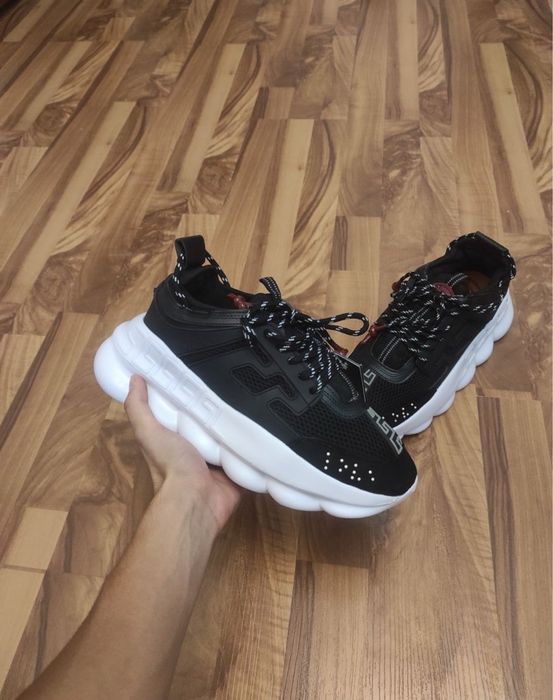 Versace chain reaction black and white