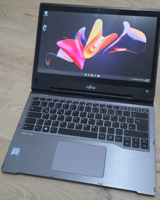 Laptop Fujitsu T936 tablet Intel I5 6300U 8GB DDR4 260 SSD Windows 11
