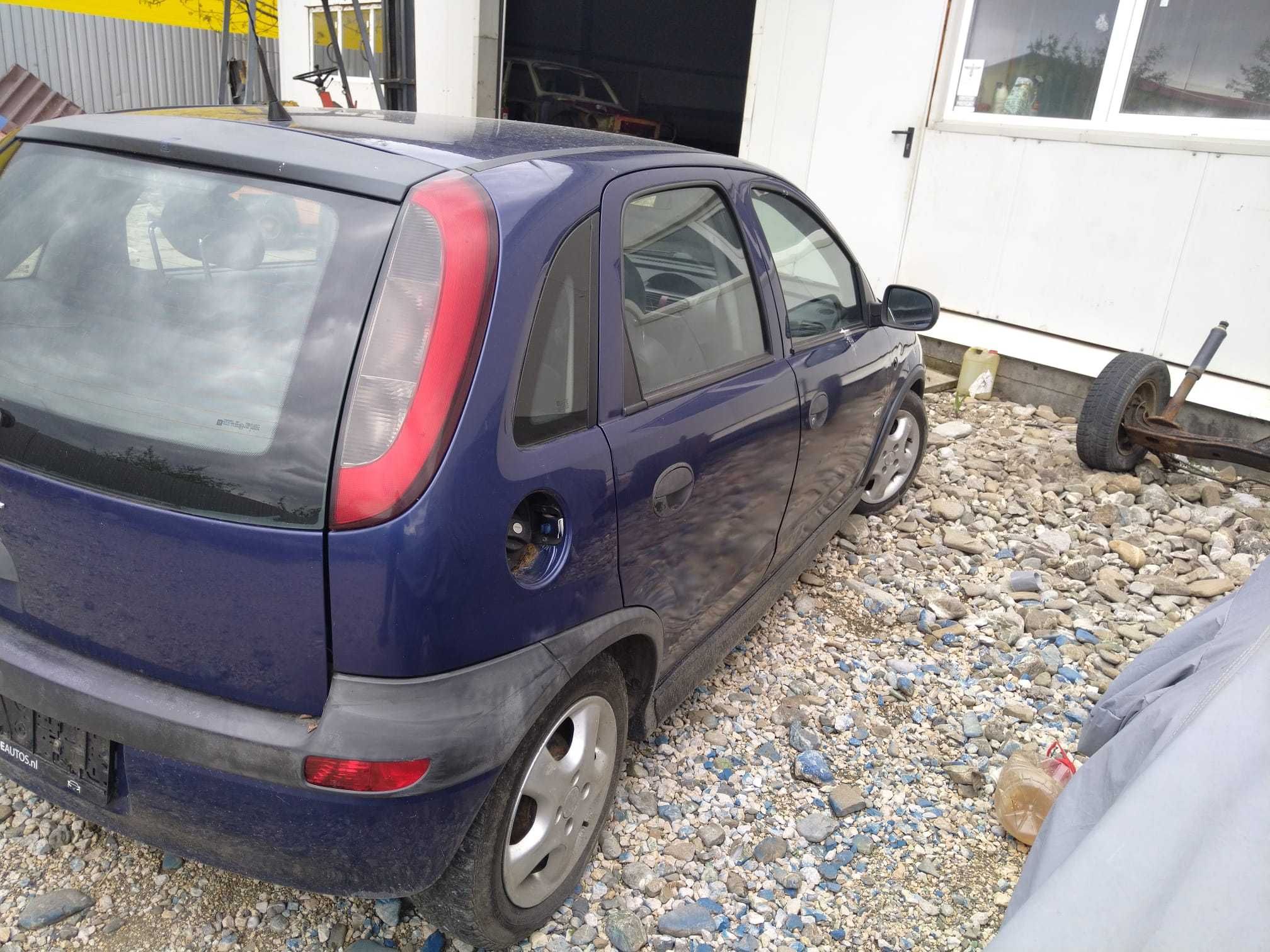 Dezmembrez Opel Corsa c 2002