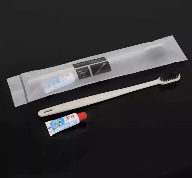 Одноразовые гигиенические наборы (зубные щетки, расчестки, мыло)