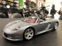 MONDO MOTORS метална колекционерска количка PORSCHE CARRERA GT 1:24