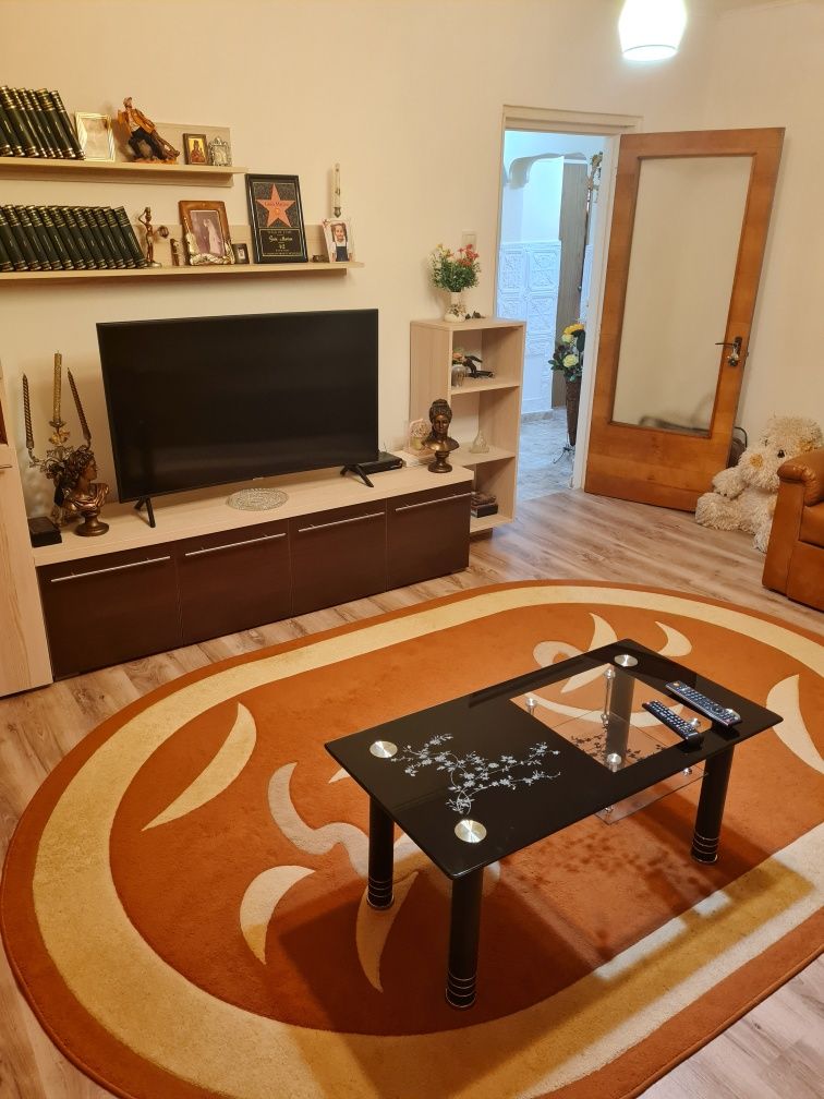 Închiriez apartament 2 camere Mall Vitan/PARCARE/CENTRALA