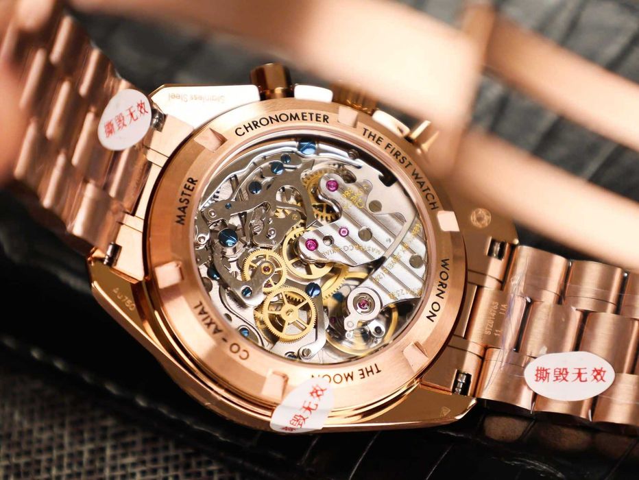 omega speedmaster златисто/черно