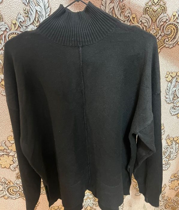 Продам  новый  свитер