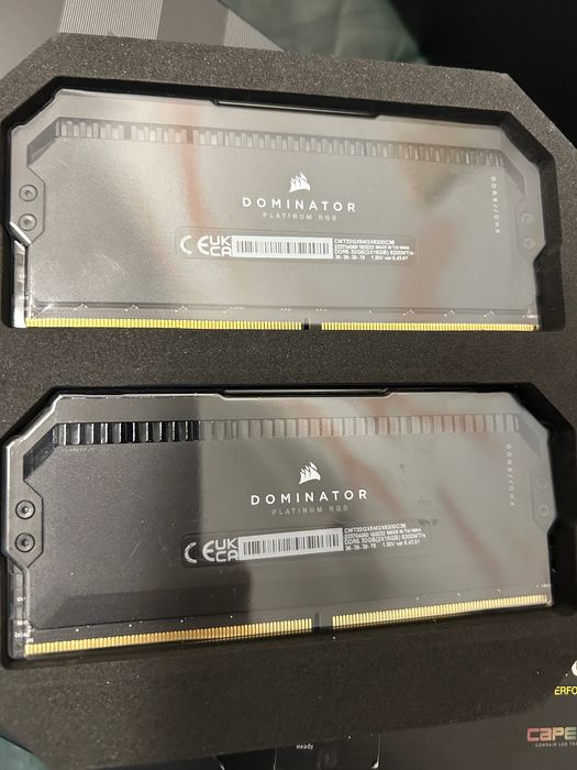 Kit Memorie Corsair Dominator Platinum RGB,32GB, DDR5-6200MHz- nou
