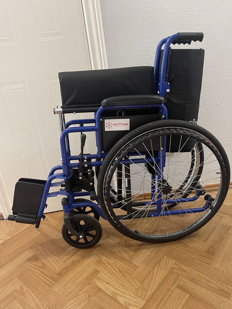 Кресло-коляска для инвалидов: Н035 (18 дюймов)