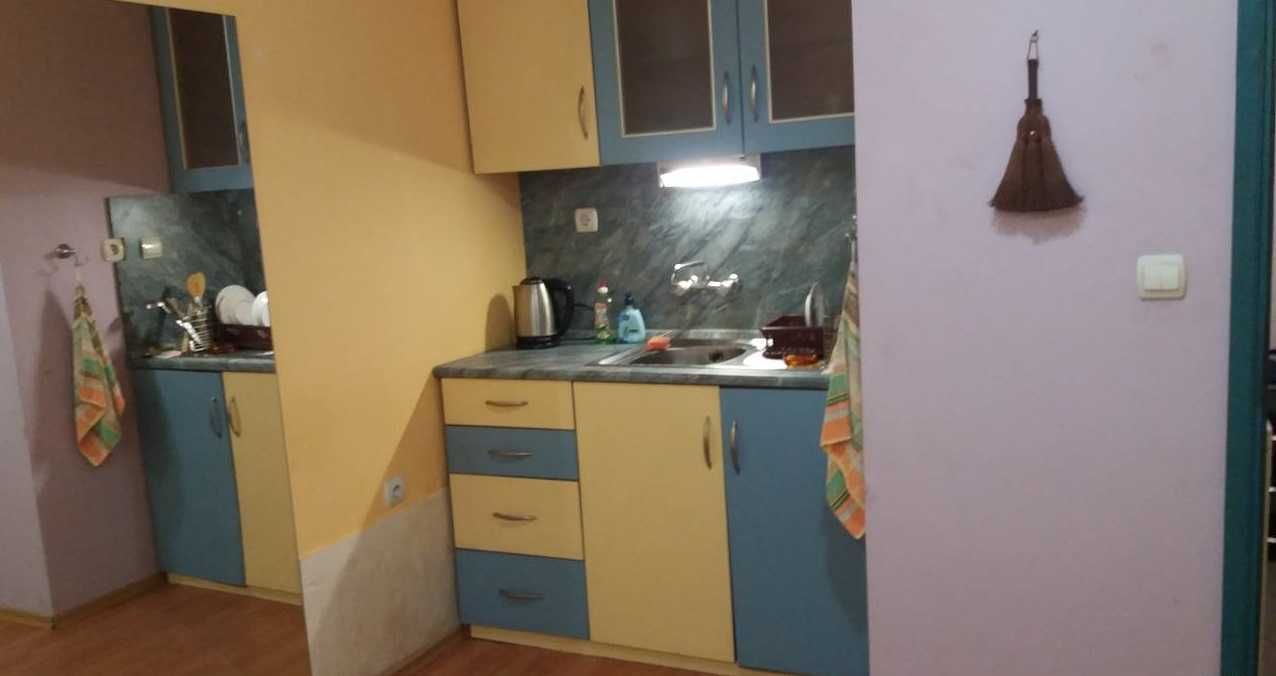 Дава се под наем Едностаен апартамент в Бургас, Център - 23 кв.м за 180 € - Снимка #1