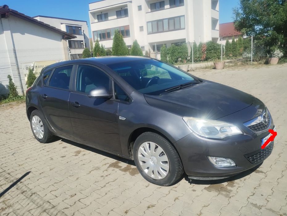 Vând Opel Astra J 2011