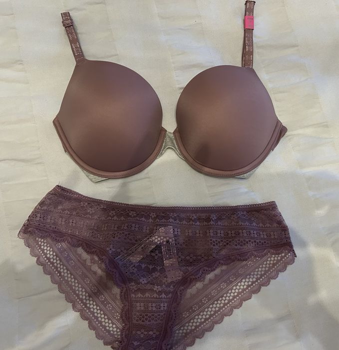 Sutien push up Victoria’s si Pink