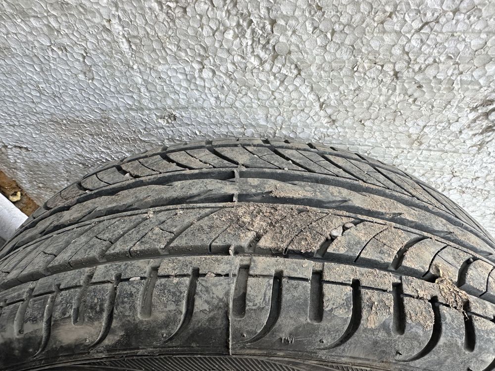 Продам комплект!!!  летней резины 185/55 R15.