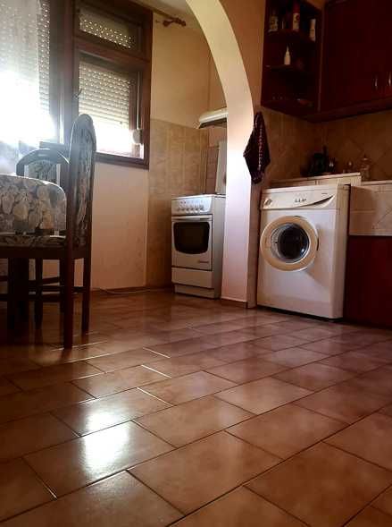 Дава се под наем Двустаен апартамент в Бургас, Меден рудник - зона А - 65 кв.м за 125 € - Снимка #2